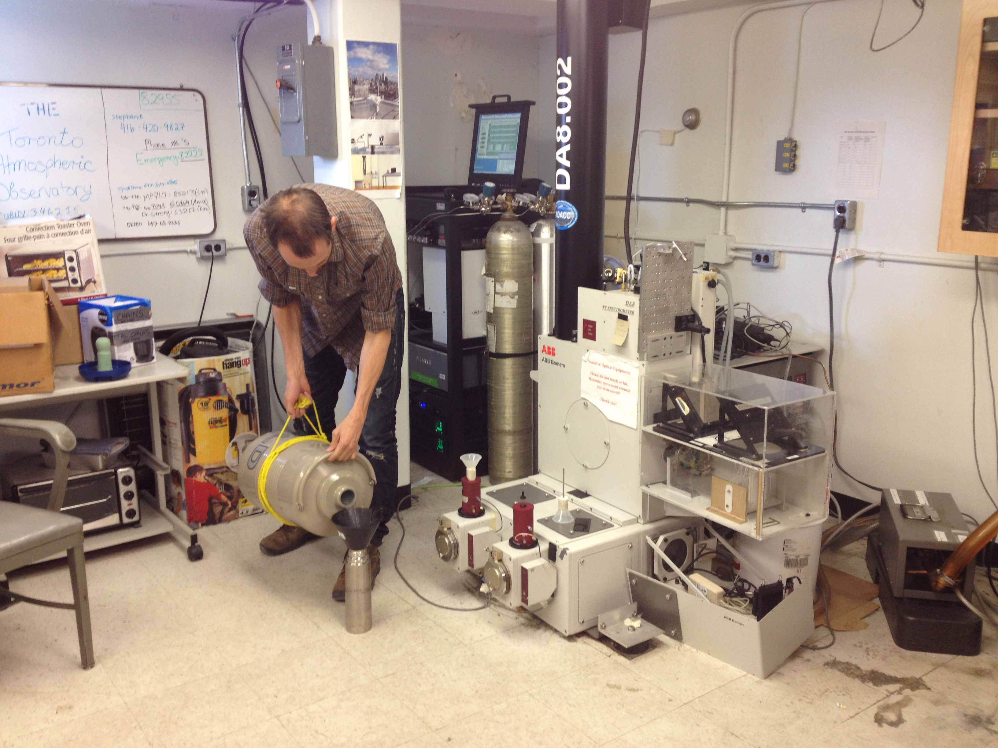 Bomem DA8 FTIR Spectrometer detectors being cooled by Liquid Nitrogen