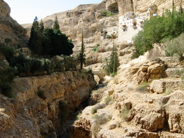 anotherviewofthevalley.jpg