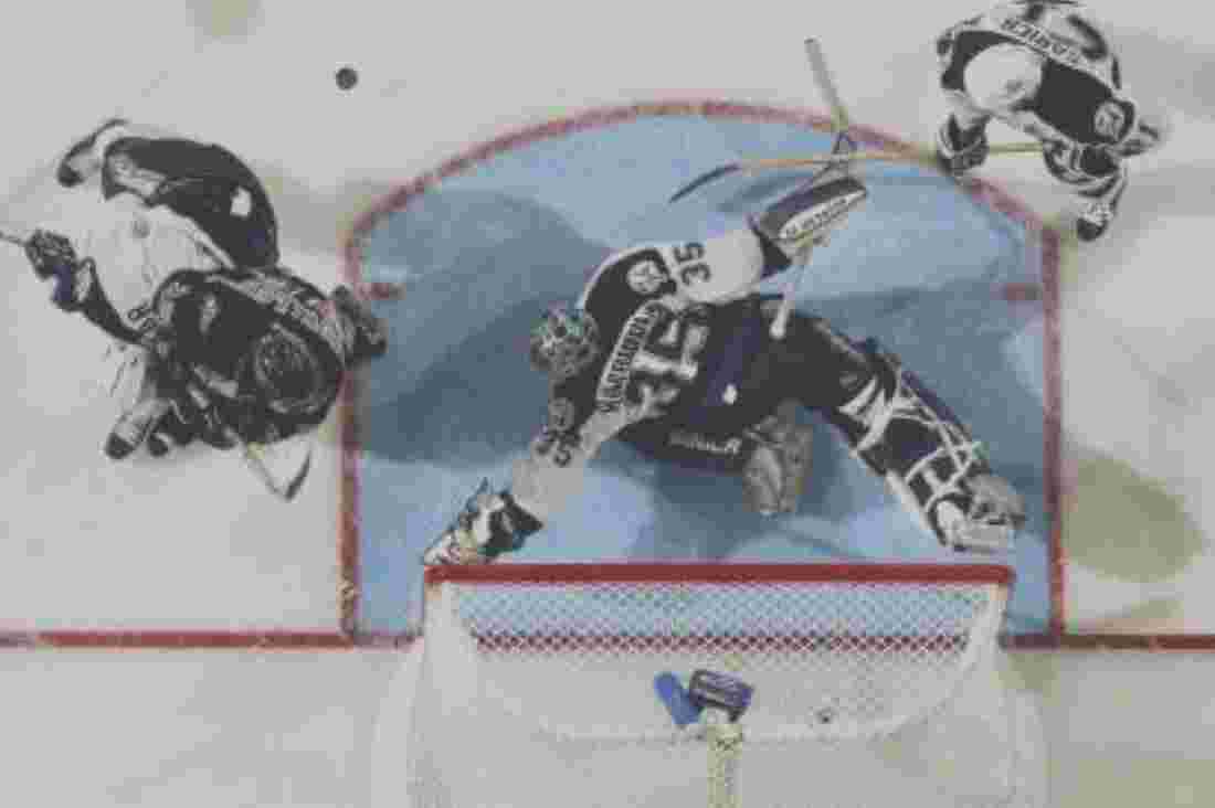 Kaberle's OT winner keeps Leafs playoff hopes alive